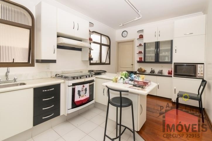 Apartamento à venda com 3 quartos, 210m² - Foto 4