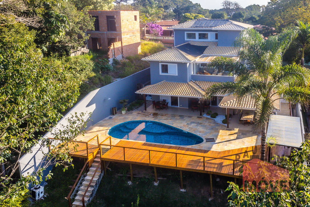 Casa de Condomínio à venda com 5 quartos, 335m² - Foto 2